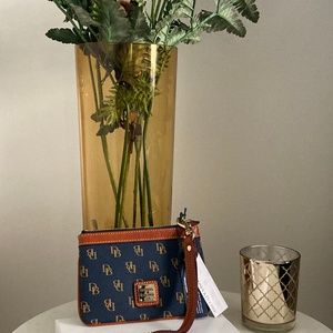 Dooney & Bourke